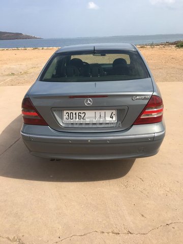 Mercedes-Benz 220 Diesel Automatique 2004 à Nador