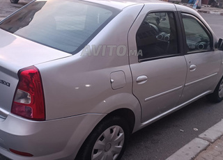 داسيا لوغان 2011