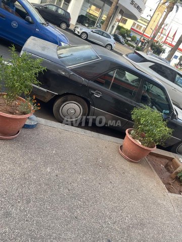 Mercedes-Benz 220 Diesel Manuelle 1989 à Rabat