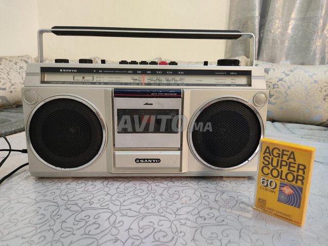 Vintage Radio Cassette Sanyo M-9800K