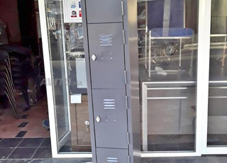 Vestiaire métallique 4 portes multi couleurs@^@^