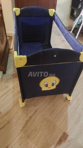 lit de bébé parc en trés bonne état 