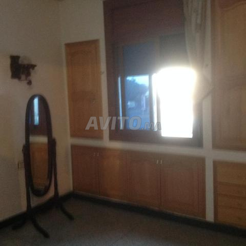 منزل 94م² 3 واجهات طابق أرضي تجاري 3 طوابق 2 استوديوهات على التراس