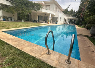 فيلا أنيقة للإيجار 2000 متر مربع ومسبح في السويسي