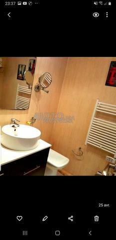 Appartement équipé et propre à louer à la journée à Fès - image 4