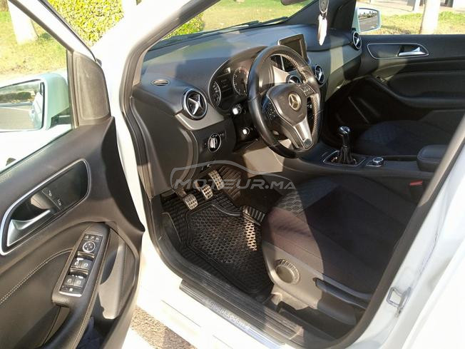 Mercedes Benz B180