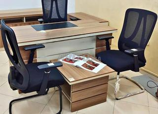 🔥 الفرصة قدّامك  مكاتب مستوردة بتخفيضات ولا أروع