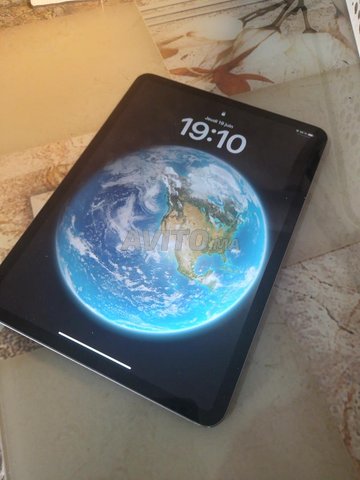 iPad Pro 11” bon état, écran à réparer
