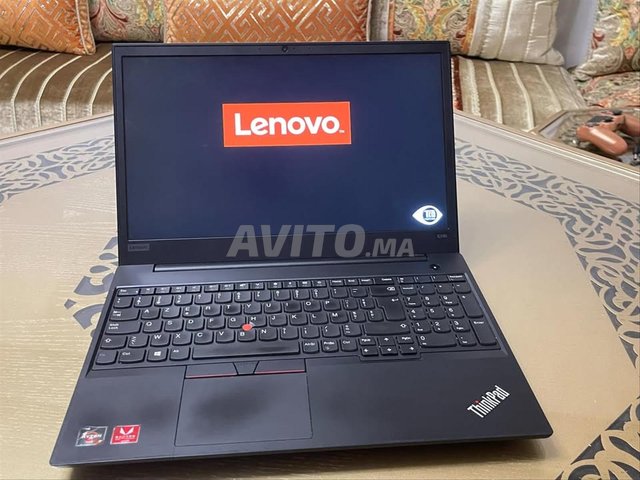 lenovo e15 Ryzen 5 3500U 8cpu 256SSD/8g vega GFX