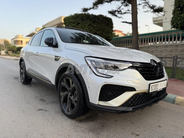Renault arkana modèle 2023 hybride