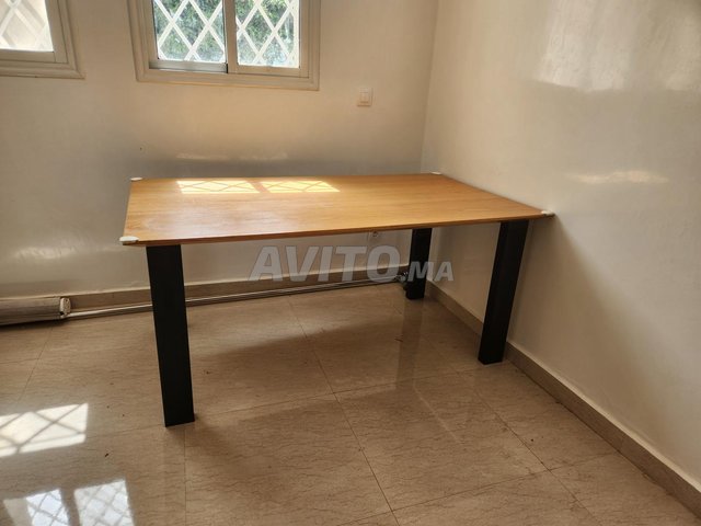 table à manger en bois massif 