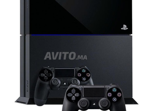 PlayStation 4 en très bonne état 