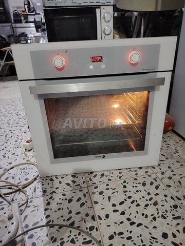 Four encastrable avec ventilateur la marque FAGOR 