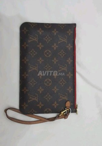 Pochette lv et ceinture GG authentique 