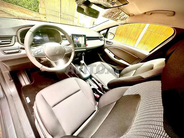 تأجير سيارة رينو كليو 5