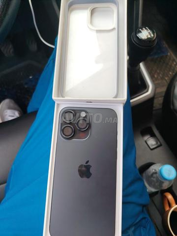 iPhone 15 pro max très bonne etat - 2