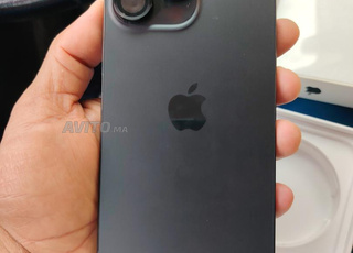 iPhone 15 pro max très bonne etat