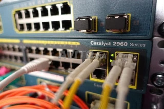 switch cisco 2960 serie Gigabit PoE , 48 ports