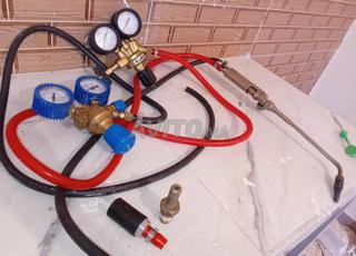 ادوات للبيع