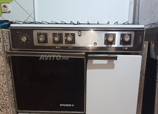 cuisinier strafor avec four. 