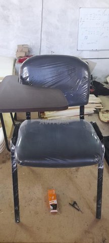Chaise ISO AVEC éCRITOIRE