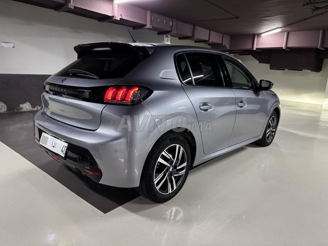 Peugeot 208 Diesel Automatique 2022 à Casablanca