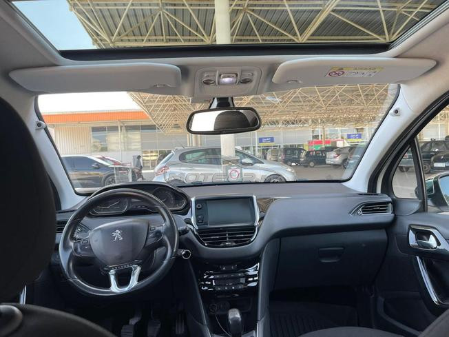 Peugeot 208 Diesel Manuelle 2018 à Fès