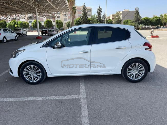 Peugeot 208 Diesel Manuelle 2018 à Fès