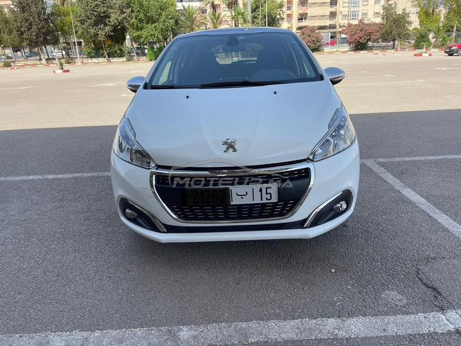 Peugeot 208 Diesel Manuelle 2018 à Fès