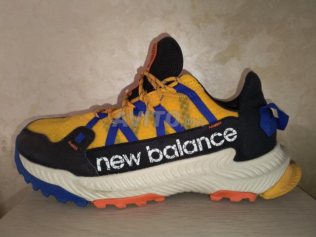 Baskets New Balance pointure 45 état neuf