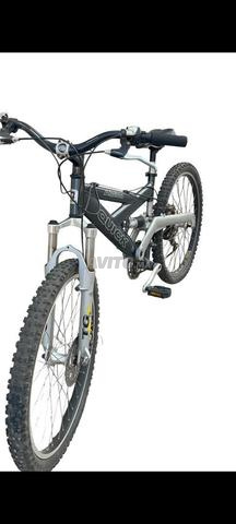 دراجة هوائية من النوع الممتاز