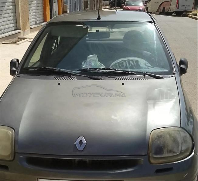 Clio model 2001