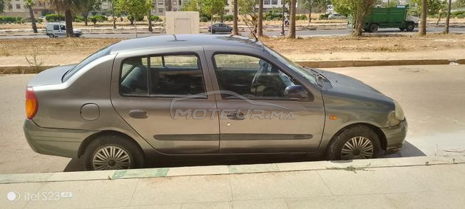 Clio model 2001