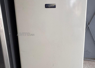 Frigidaire et mini frigo à vendre très bon  