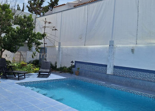 VILLA AVEC PISCINE À MARTIL