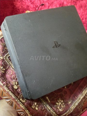 PS4  2  mannete et RED DEAD REDEMPTION 1 ET 2