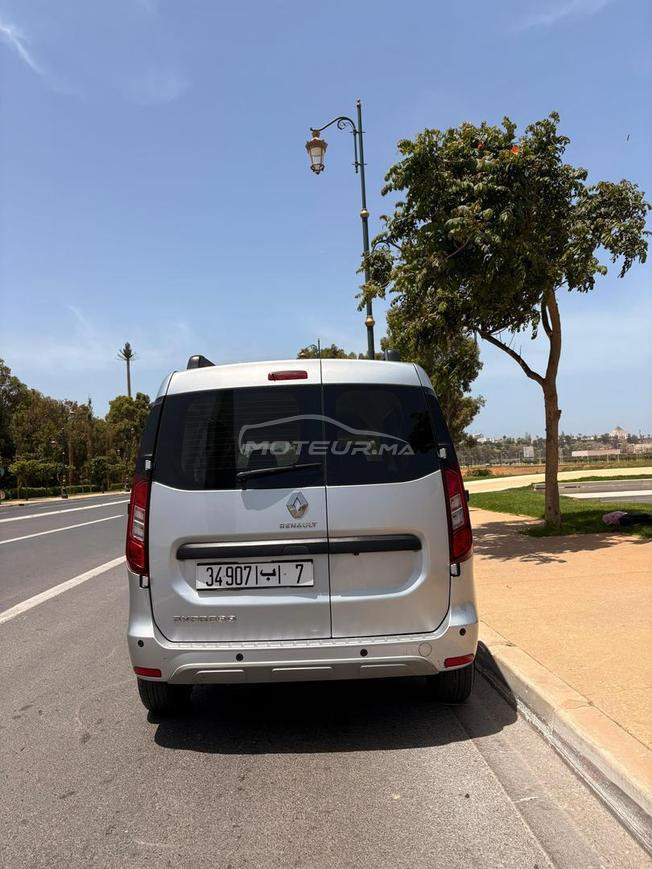Renault expris 2021