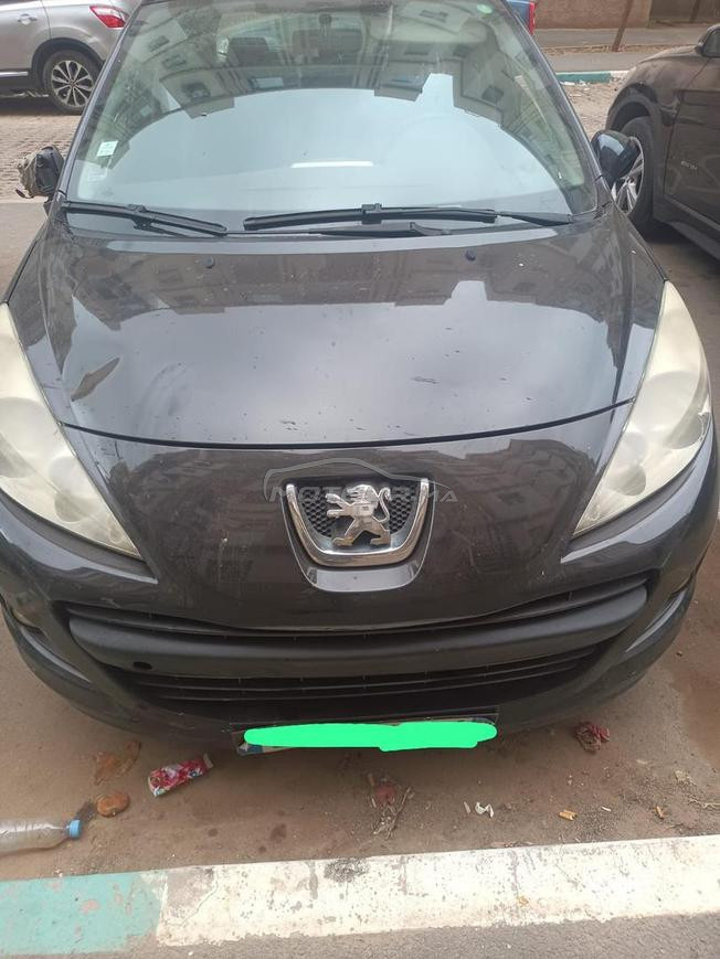 Peugeot 207 1.4 essence ( Négociable)