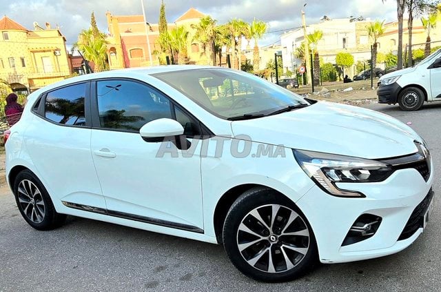 Clio 5  - modèle 2022 - Automatique -faible Km