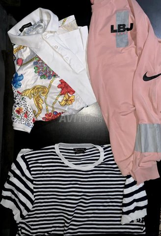 2 T shirt 1 switshirt à bon prix
