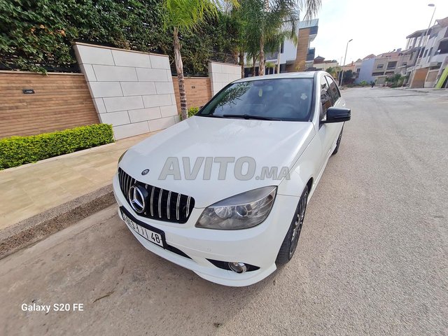 Mercedes-Benz 220 Diesel Automatique 2008 à Nador