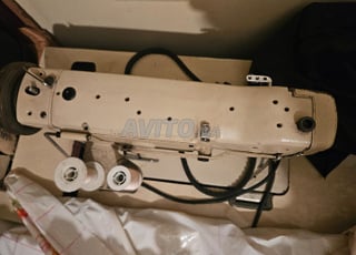 آلة الخياطة و الطرز 