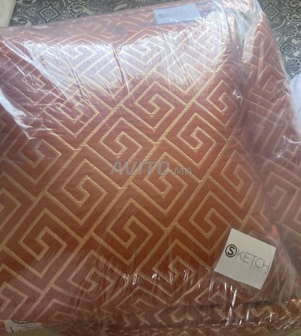 4 coussins neufs à prix mini