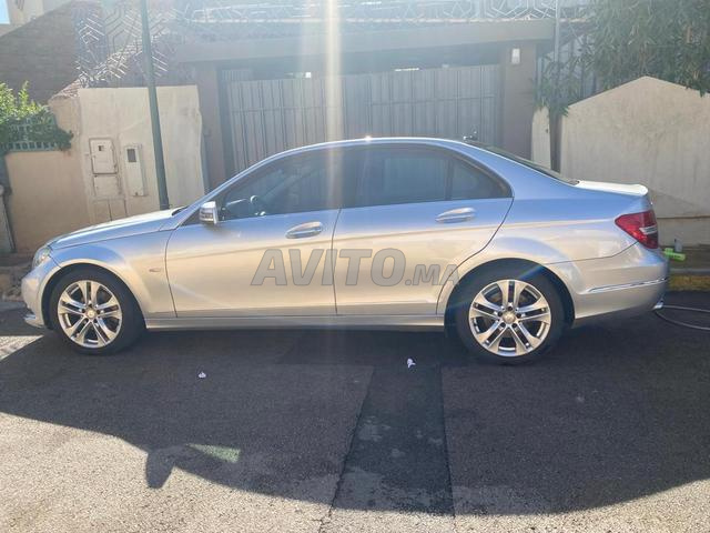 Mercedes-Benz 220 Diesel Automatique 2014 à Ifrane - 2