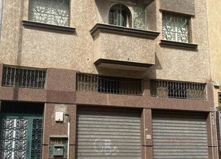 Maison R2 avec 2 magasins a vendre a Diour Nasrani