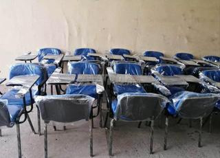 Chaise iso avec écriotire 