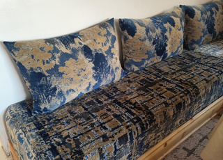  طلامط موبرة جداد عمرهم تفرشو و12 مخدة ديال 80 