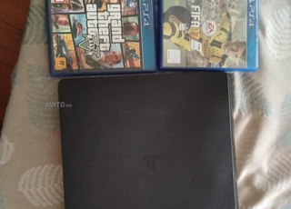 ps4 slim et une mannete et 3cd