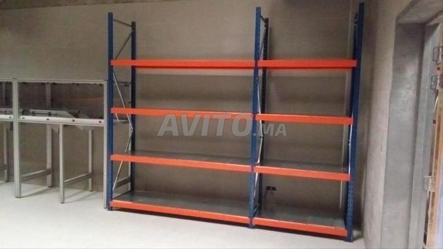 Rayonnage mi lourd disponible - 2