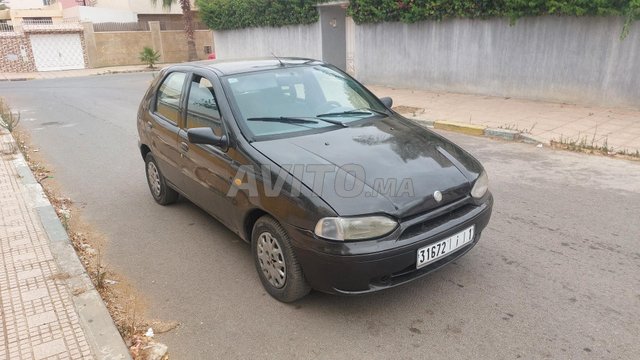 fiât palio.  mazot.  Modèle. 2000